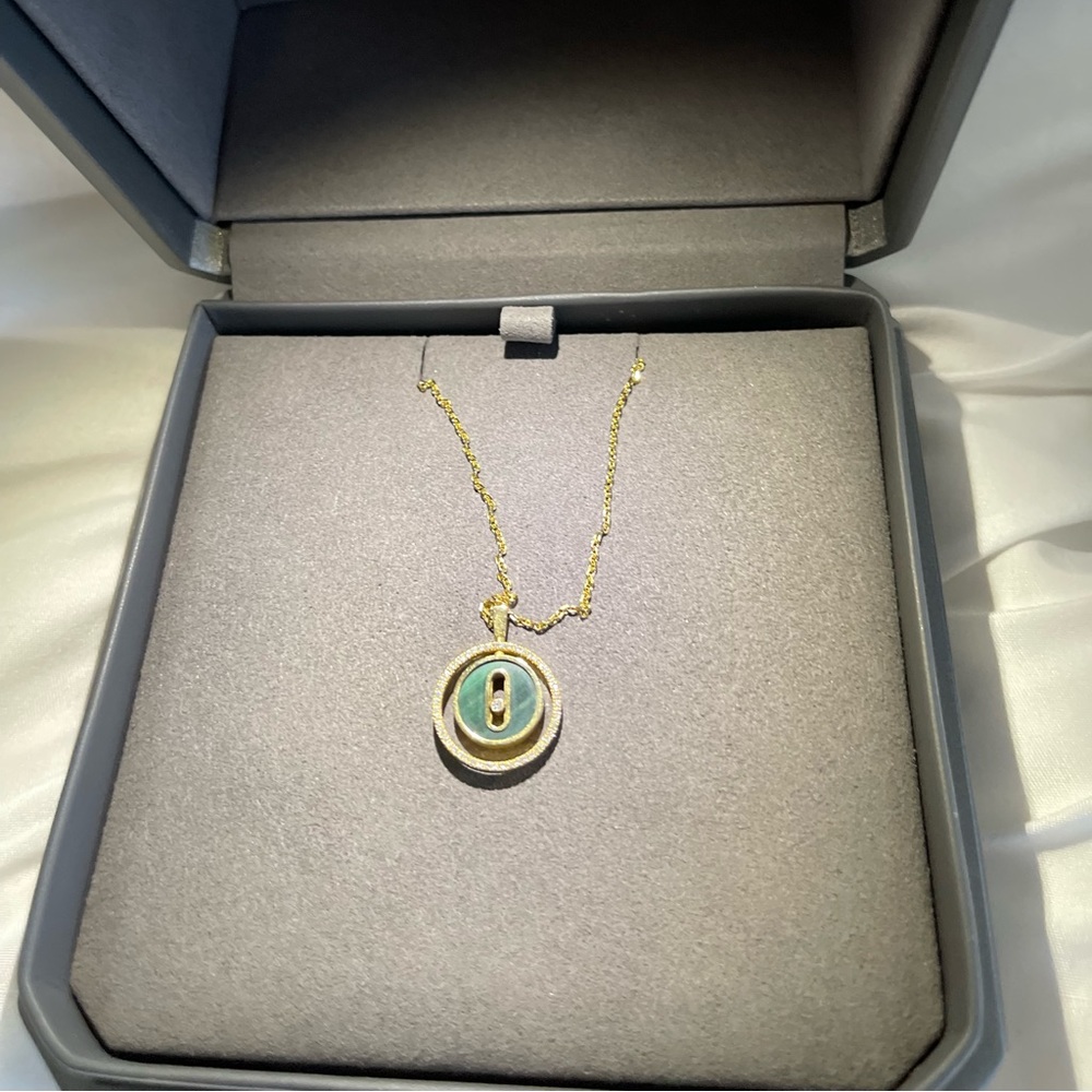 - Messika 18ct Yellow Gold 0.18cttw Diamond Lucky Move Small Malachite Nec